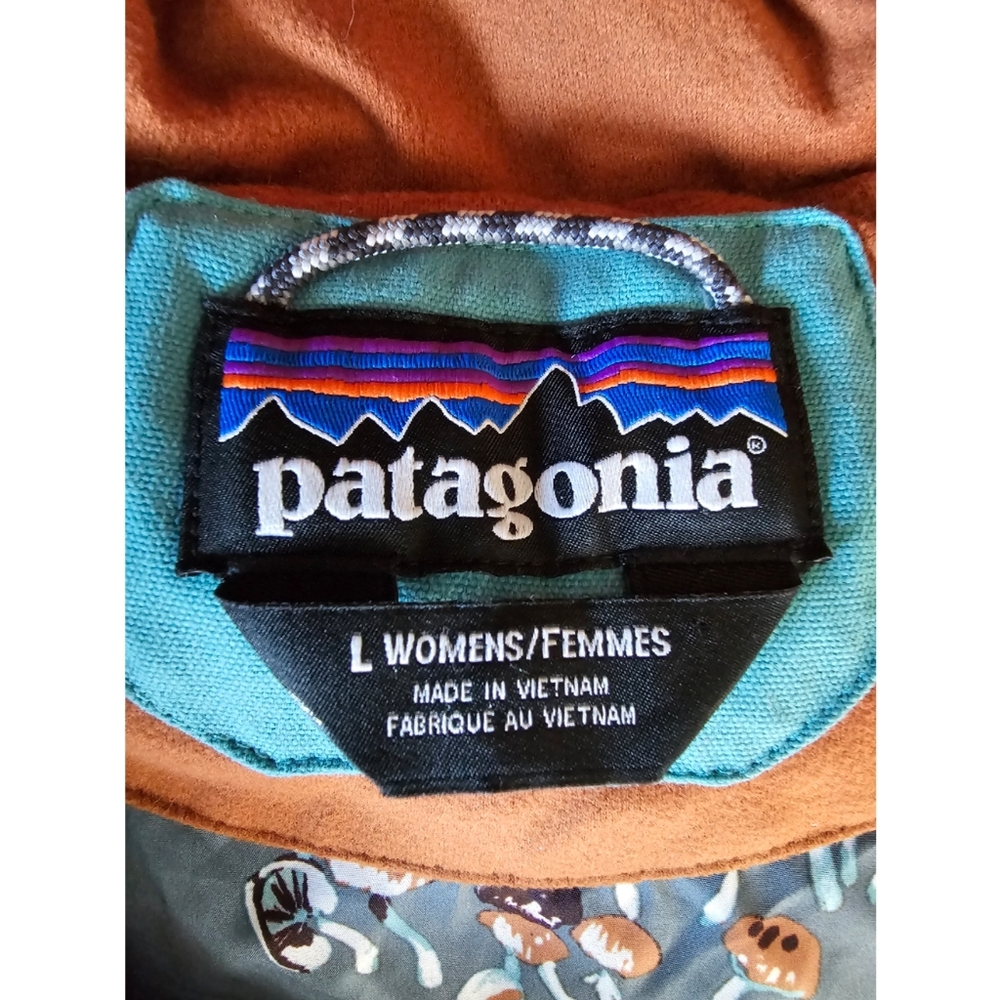 Patagonia Women's Hooded Bivy Vest - Picture 6 of 12